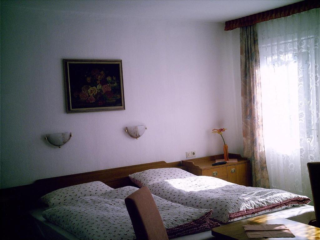 Altes Zollhaus Guest House Бад Пирмонт Стая снимка