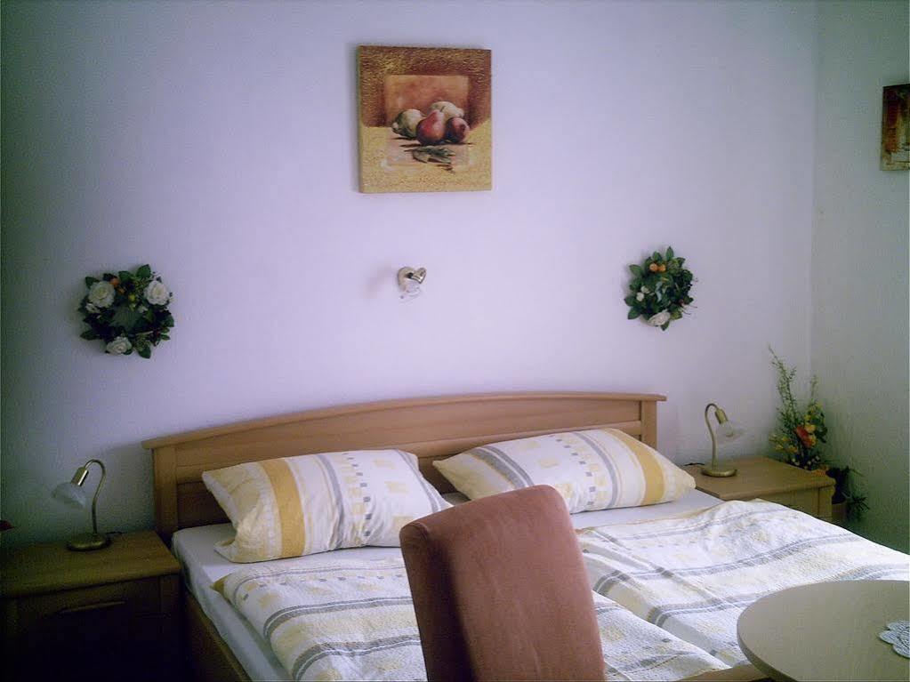 Altes Zollhaus Guest House Бад Пирмонт Екстериор снимка